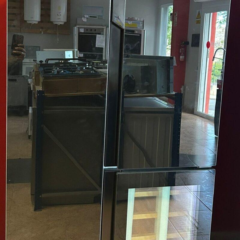 Frigorífico americano Side by Side con vinoteca